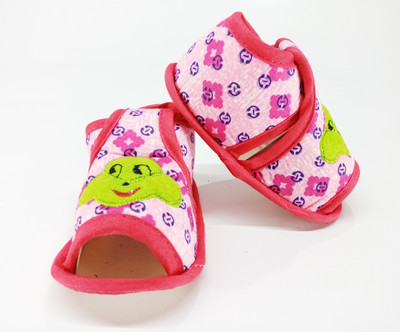 

Aayat Kids Booties(Toe to Heel Length - 12 cm Multicolor)