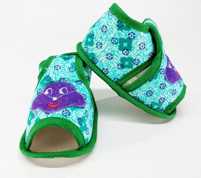 

Aayat Kids Booties(Toe to Heel Length - 12 cm Multicolor)