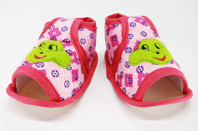 

Aayat Kids Booties(Toe to Heel Length - 12 cm Multicolor)