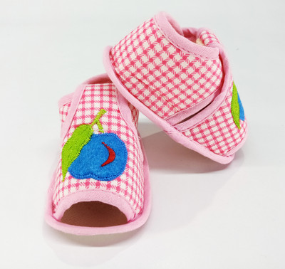 

Aayat Kids Booties(Toe to Heel Length - 12 cm Multicolor)