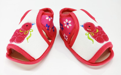 

Aayat Kids Booties(Toe to Heel Length - 12 cm Multicolor)