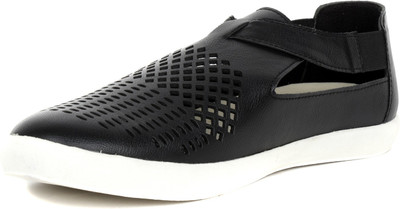 

LAWMAN PG3 Slip On Sneakers For Men(Black