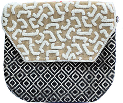 

Amolika Casual Black Clutch