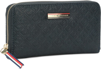 

Tommy Hilfiger Casual Blue Clutch