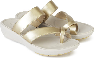 

Clarks Women Champagne Casual