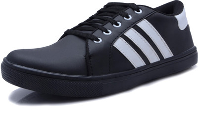 

ullu Sneakers For Men(Black, Blackf