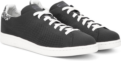 

ADIDAS ORIGINALS STAN SMITH PK Sneakers For Men(Black, Carbon/carbon/cwhite