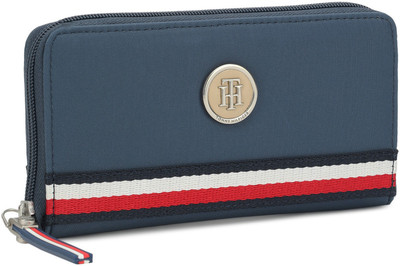 

Tommy Hilfiger Casual Blue Clutch