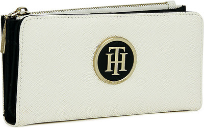 

Tommy Hilfiger Casual White Clutch