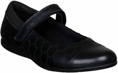 

Clarks Girls Slip on Sneakers(Black
