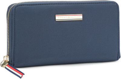 

Tommy Hilfiger Casual Blue Clutch