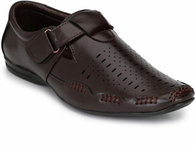 

Fentacia Men Brown Sandals