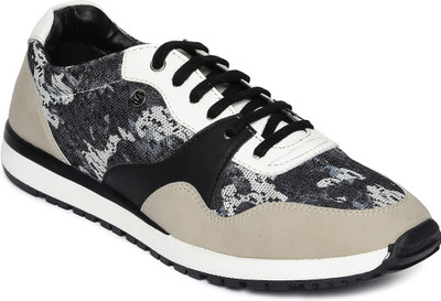 

SCENTRA Casuals For Men(Multicolor, Off white