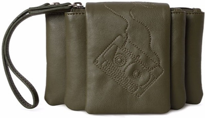

Baggit Casual Green Clutch