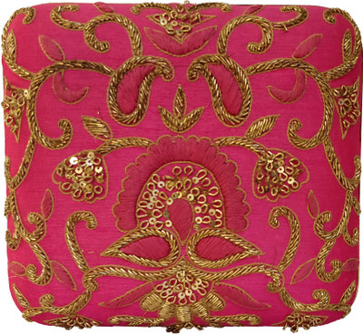

Niche Party Red Clutch