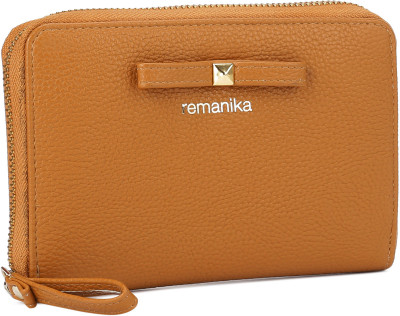 

Remanika Casual Tan Clutch
