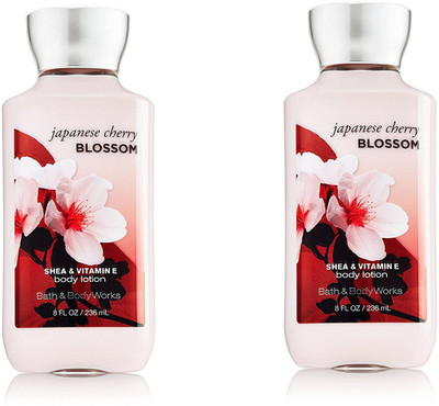 

Bath & Body Works Japanese Cherry Blossom Signature Collection Body Lotion(236 ml)