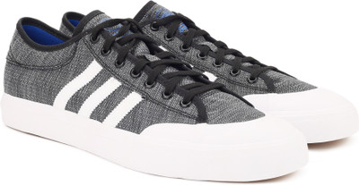 

ADIDAS ORIGINALS MATCHCOURT Sneakers For Men(Grey, Cblack/ftwwht/croyal