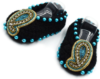 

Magic Needles Booties(Toe to Heel Length - 10 cm Black/Blue)