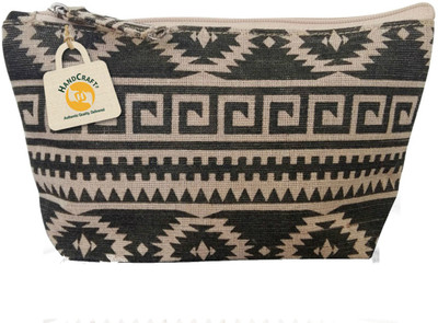 

Handcraft Casual Black Clutch