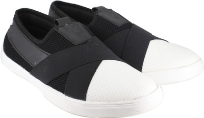 

LeatherKraft Coloured Slip On Sneakers For Men(Black