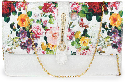 

Shoetopia Casual Silver Clutch