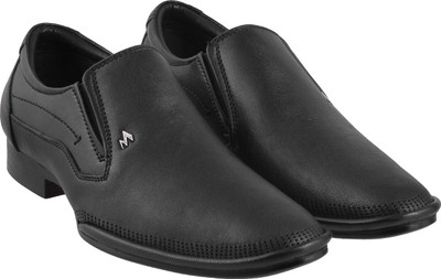 

Metro Trendy Slip On For Men(Black, 11;black
