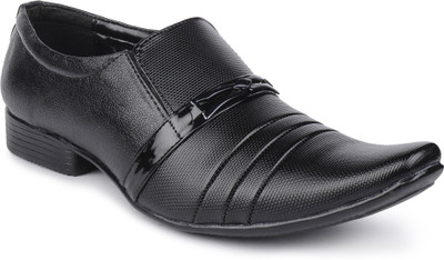 Semana Slip On Shoes For Men(Black)