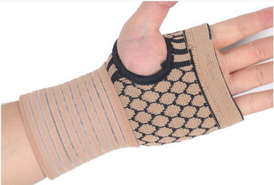 

Friendskart Half Palm Support Gym & Fitness Gloves (Free Size, Beige)