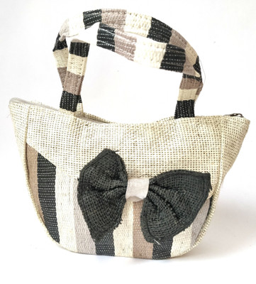 

PRIYANKA COLLECTIONS Hand-held Bag(Multicolor)