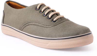 

CLOSHO Green Canvas Shoes Sneakers For Men(Green