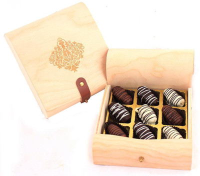 

Zoroy Luxury Chocolate Ramadan Mini Wood box of Dates Fudges(150 g)
