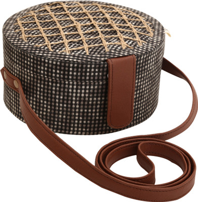 

PITARA Sling Bag(Black)
