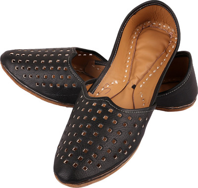 

DFR Jali Design Punjabi Jutis For Men(Black, Chocolate brown