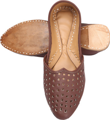 

DFR Jali Design Punjabi Jutis For Men(Brown, Red brown