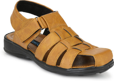 

Knoos Men Tan Casual