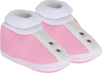 

Neska Moda Stud 0 To 12 Month Baby Booties(Toe to Heel Length - 12 cm Pink)