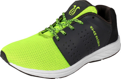 

World Wear Footwear Green-683 Running Shoes For Men(Green, Black