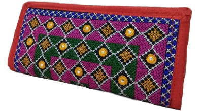 

GiftingTree Casual Multicolor Clutch