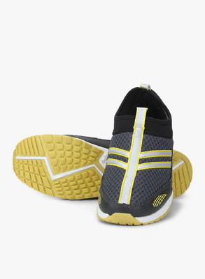 

Pure Play PurePlay Casual Shoes For Men Slip On Sneakers For Men(Navy, Yellow