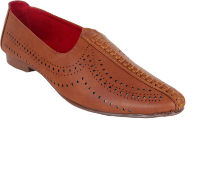

Shoe Island DESIgner Handcrafted Ethnic Tan Brown Punjabi Jutti Kolhapuri Mojari For Men Mojaris For Men(Tan