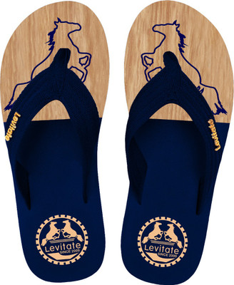 

Levitate HORSE DUAL WOOD Flip Flops, Navy wood