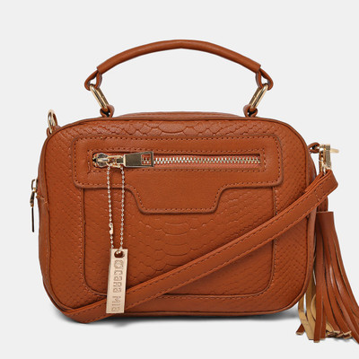 

Cara Mia Shoulder Bag(Brown)