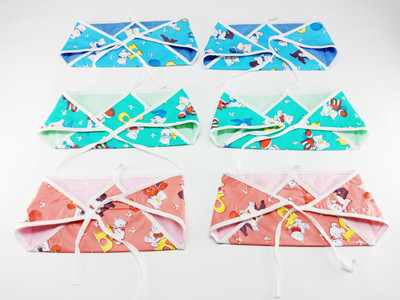 

Aayat Kids Skin Friendly New Born Small Size Multi-Colourful Printed Triangle Outside Plastic Inside Towel Single Trap S3 - S(6 Pieces)
