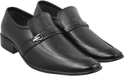 

Metro Trendy Slip On For Men(Black, 11;black
