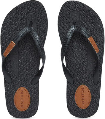 

United Colors of Benetton Flip Flops, Black