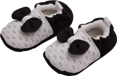 

Kidofash BOOTIES-BOW-606 Booties(Toe to Heel Length - 13 cm Black)
