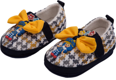 Kidofash BOOTIES-604 Booties(Toe to Heel Length - 12 cm Yellow)