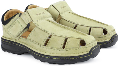

Woodland Men KHAKI Casual