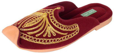 

Marc One Men Maroon Sandals